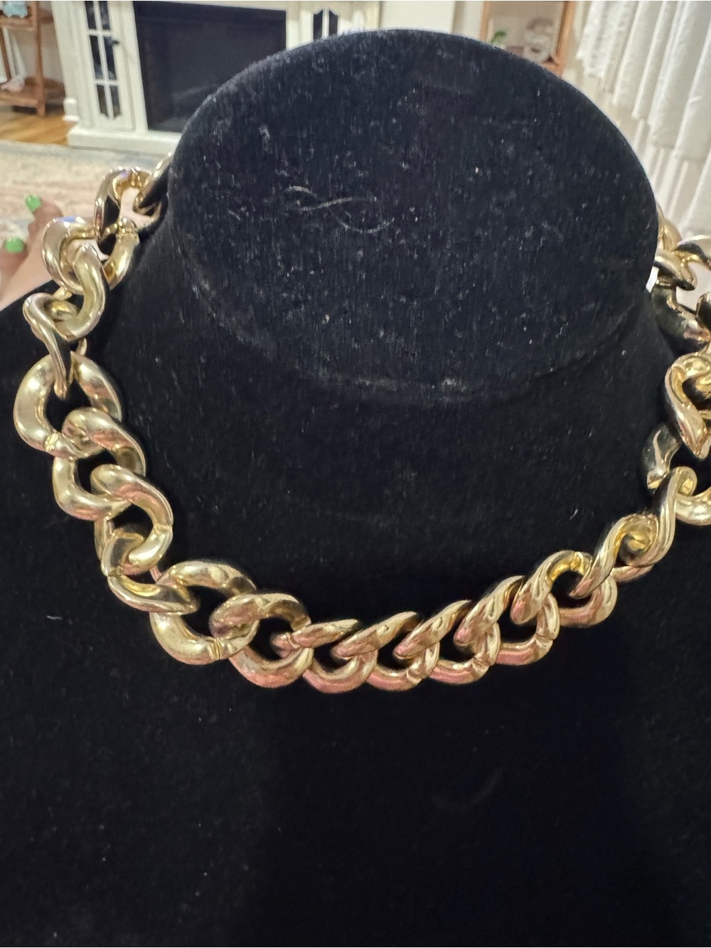 Gold Chunky Curb Chain Necklace - Women's Jewelry